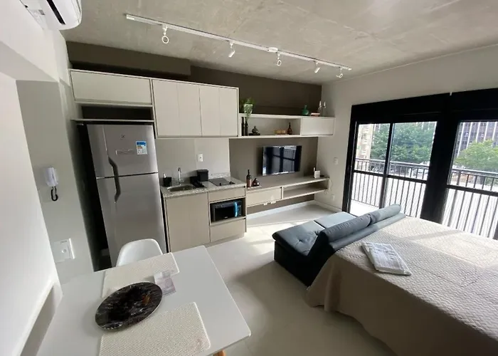 67 New Studio In Great Location! Fast Wi-Fi, Balcony